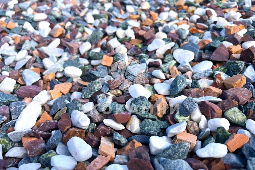 Каменная крошка «Осенний лес» галтованная, микс яшмы, змеевика и мрамора, 10-40 мм Изображение №1