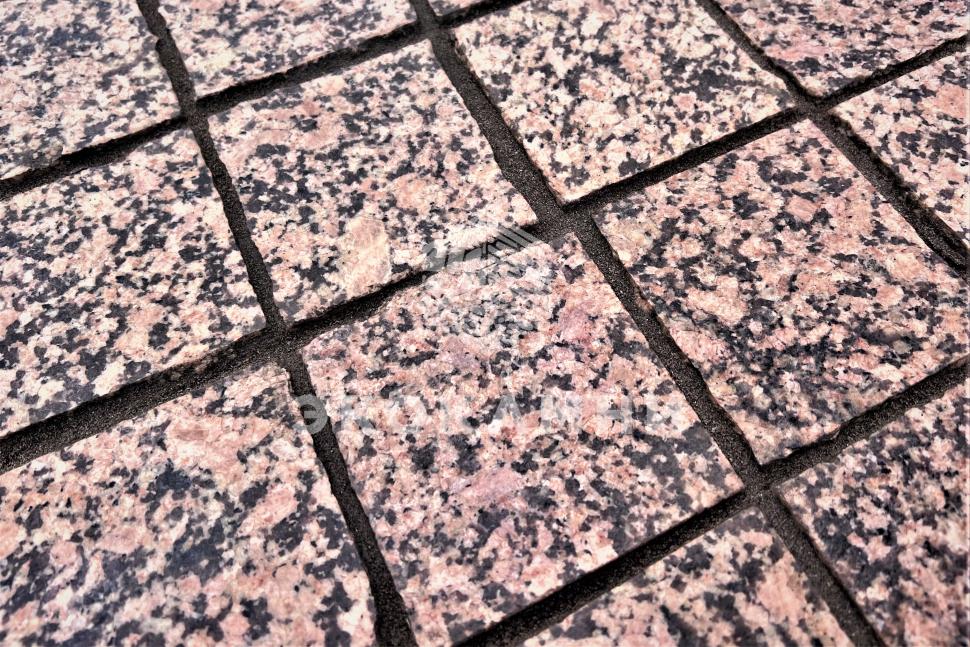 Брусчатка гранитная колото-пиленая розовая Изображение №2