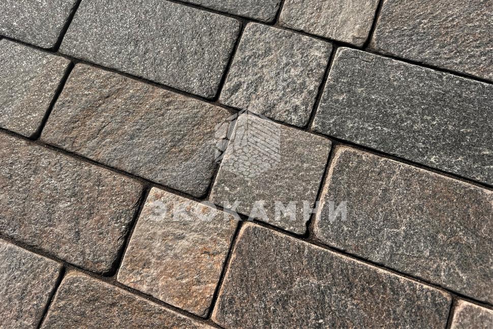 Пилено-галтованная брусчатка из кварцита «Старый Замок» серо-коричневая Изображение №2