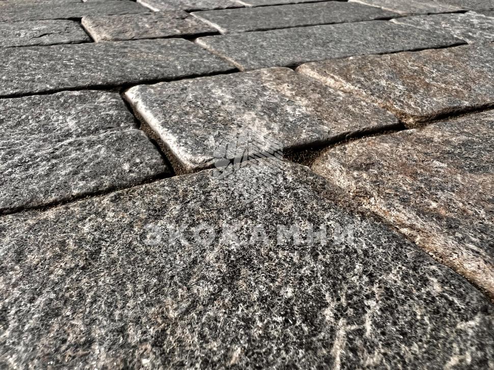 Пилено-галтованная брусчатка из кварцита «Старый Замок» серо-коричневая Изображение №5