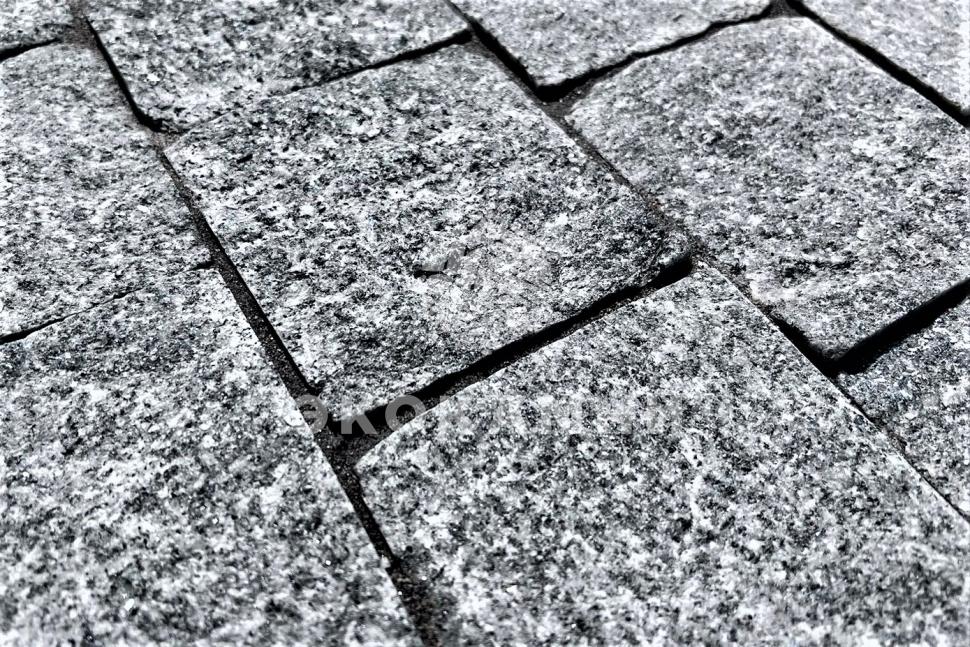 Брусчатка гранитная колото-пиленая «Старая мостовая» Изображение №3