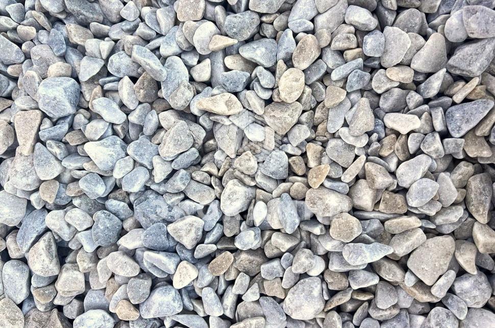 Мраморная крошка галтованная серо-медовая 10-60 мм Изображение №1