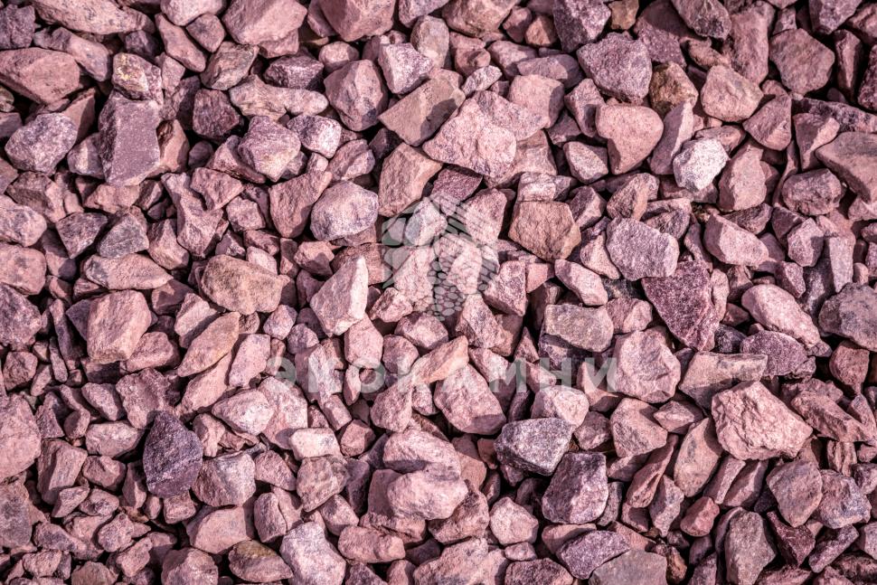 Каменная крошка из малинового кварцита 10-40 мм Изображение №1