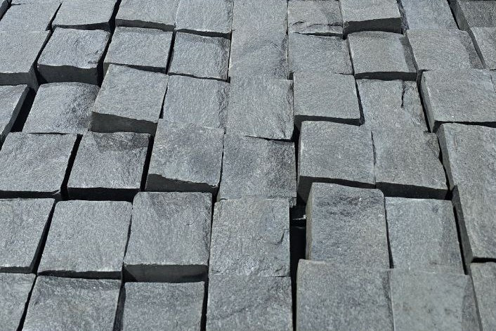 Брусчатка гранитная колото-пиленая «Вечерний город»  Изображение №1